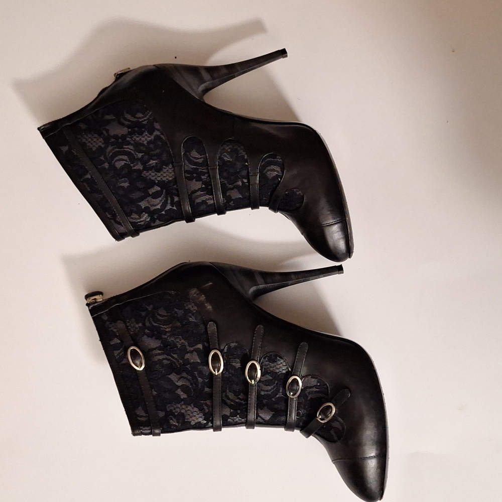 Roberto Cavalli lace print booties